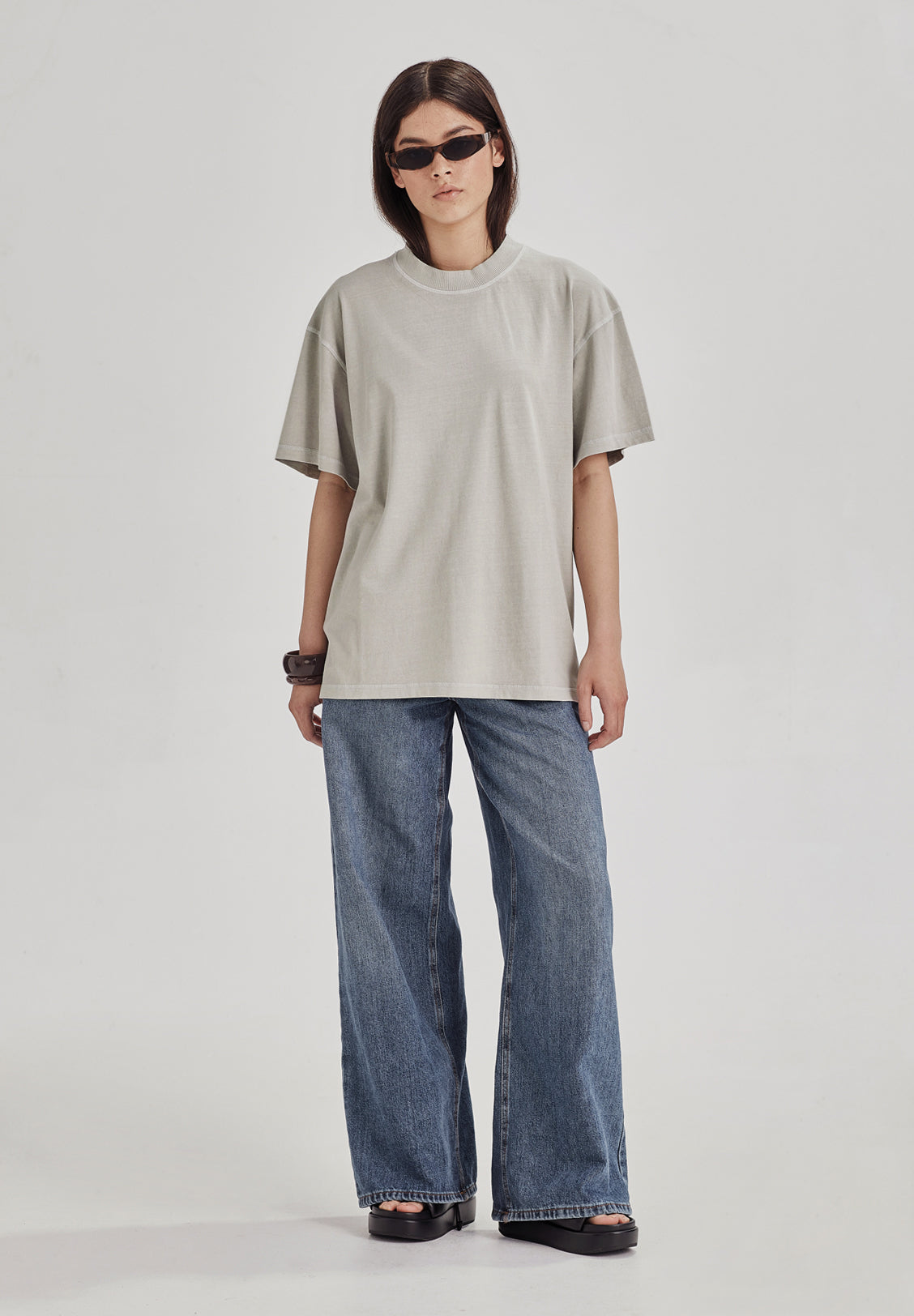 BOY TEE, STONE W WHITE TOPSTITCH